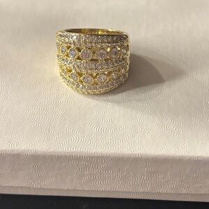 Elegant Gold and Silver Women's Ring